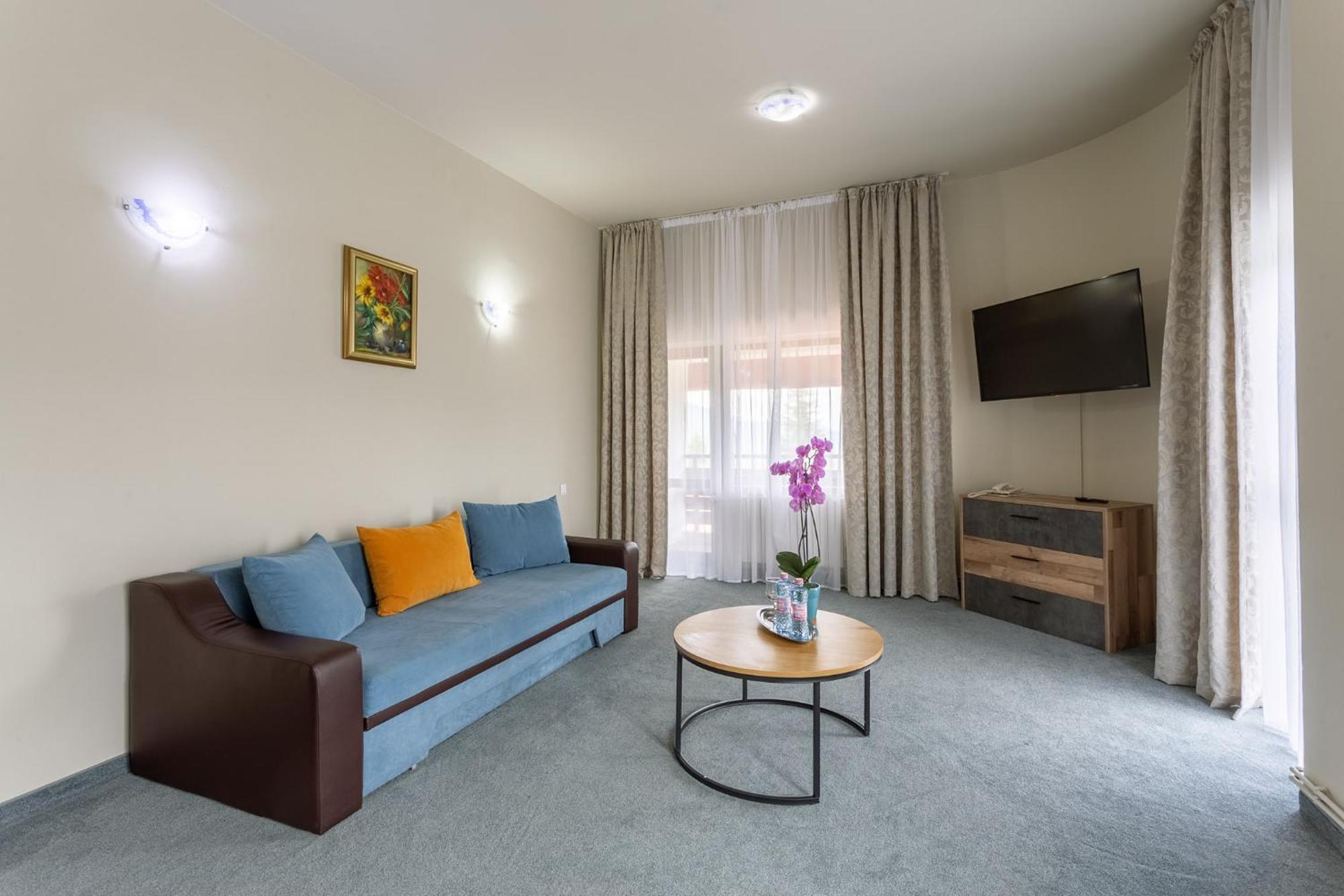 Hera Hotel